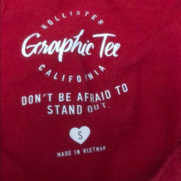 Hollister | Red Graphic T-Shirt - Picture 4 of 4